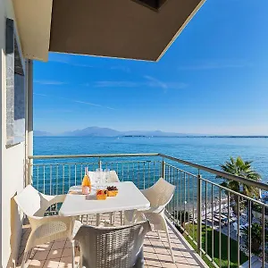 Aparthotel Residenza Miralago By Wonderful Italy Desenzano del Garda